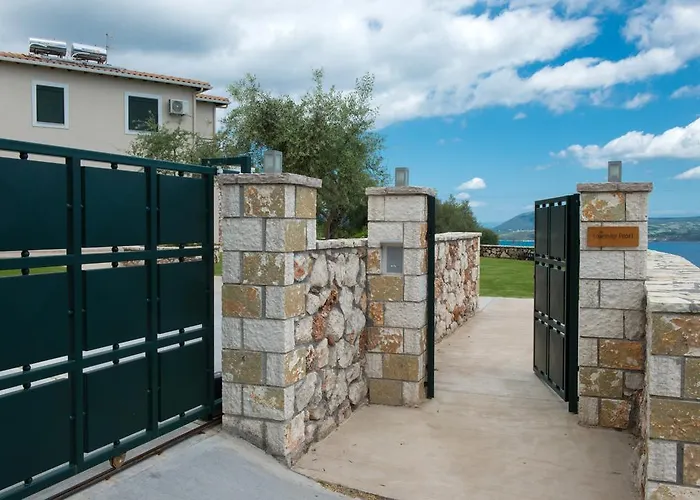 Villa Pearl Mansions Nikiana