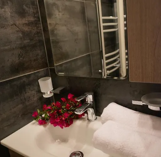 Pearl Mansions * Nikiana